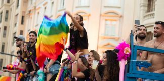Nueva agresión homófoba: diez personas dan una paliza a dos jóvenes en Valencia