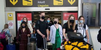 Sanidad pide suspender los viajes de fin de curso a Mallorca por los macrobrotes de contagios