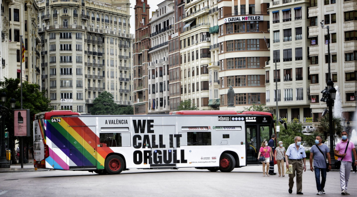 València ix al carrer per a celebrar el Dia de l’Orgull Gai Valencia sale a la calle para celebrar el Día del Orgullo Gay