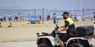 Valencia prohibirá poner música en las playas