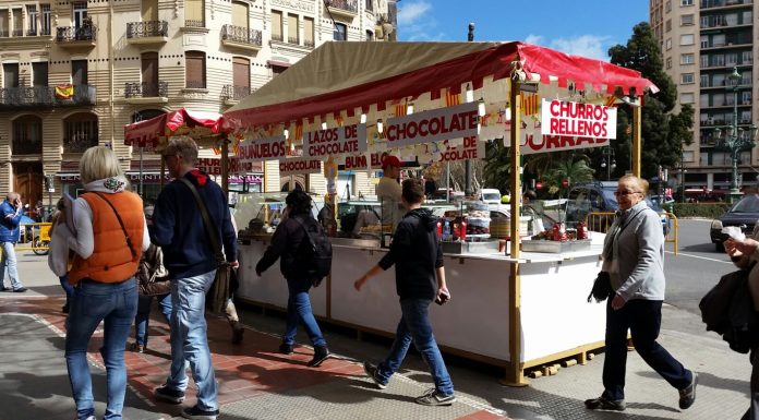 VÍDEO | Así están viviendo los vecinos de Valencia los primeros días de Fallas VÍDEO | Así están viviendo los vecinos de Valencia los primeros días de Fallas