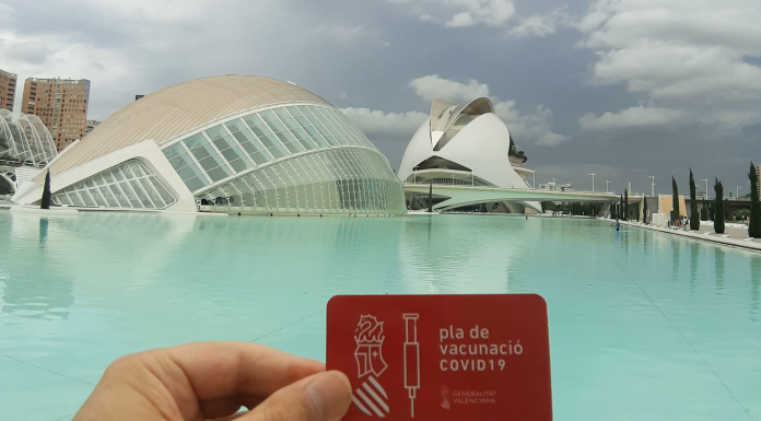 Sanitat avança la vacunació dels menors de 30 anys El pasaporte Covid se implantará en Valencia antes del puente de la Constitución