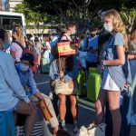 13 jóvenes del 'macrobrote' de Mallorca dan positivo al entrar en Valencia