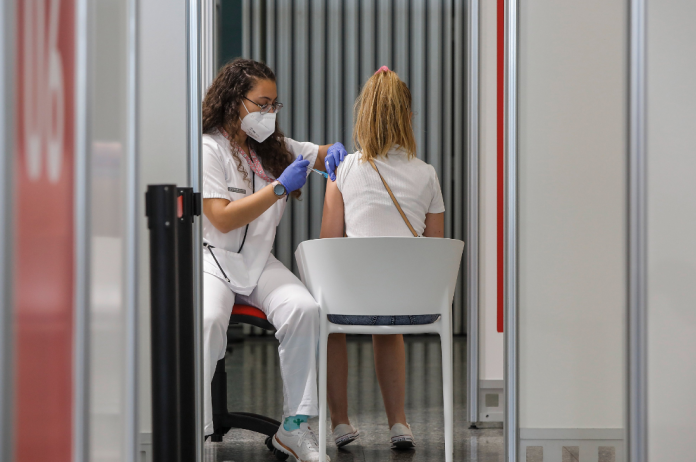 Se buscan voluntarios para recibir la vacuna española en el Hospital Clínic