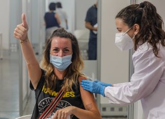 La vacuna española alcanza la recta final para llegar al mercado