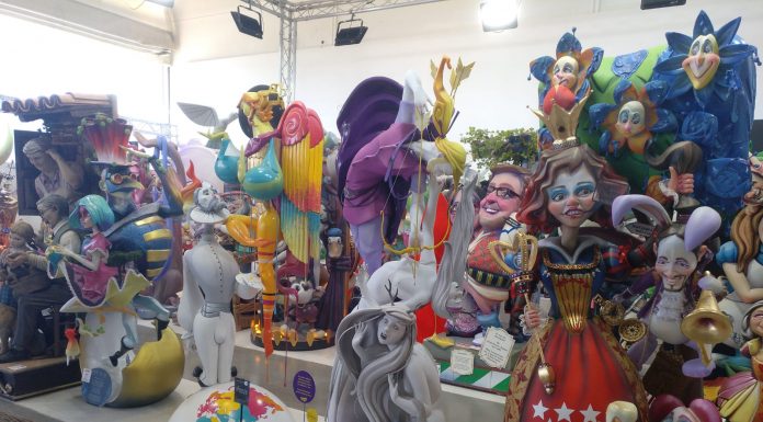 Exposición del Ninot 2021: fecha de apertura, horarios y precios La Base de la Marina de València alberga los 700 ninots de las diferentes comisiones en la Exposición del Ninot 2021
