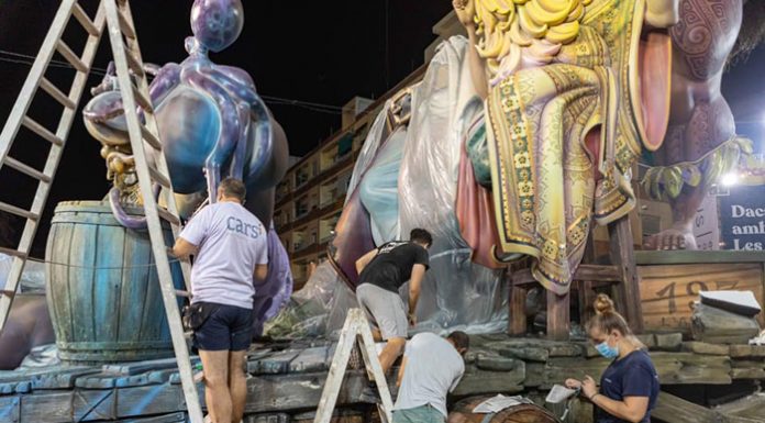 Les Falles de 2022 comencen a prendre forma a València la plantà de las fallas