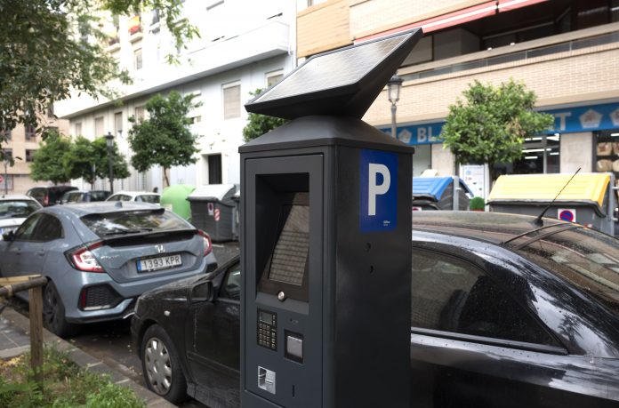 El Plan de Movilidad propone que más de la mitad de las zonas de aparcamiento en la Valencia sean de pago