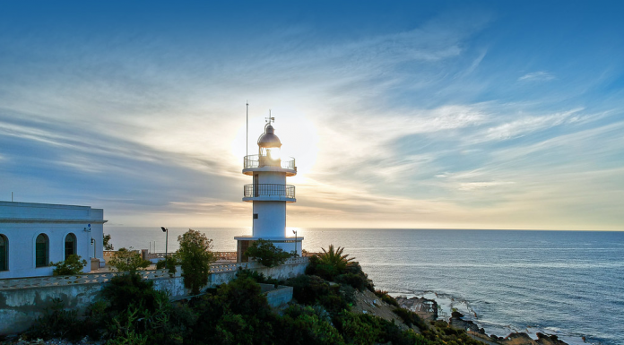 Las playas valencianas se convierten en el escenario de una cautivadora historia de amor Las playas valencianas se convierten en el escenario de una historia de amor