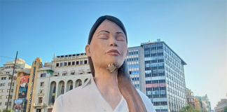VÍDEO | Así es 'La Meditadora', el símbolo fallero que pasará a la historia de Valencia