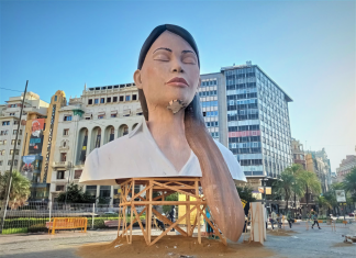 VÍDEO | Así es 'La Meditadora', el símbolo fallero que pasará a la historia de Valencia