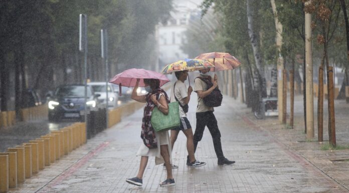 Emergencias activa la alerta naranja por fuertes lluvias en Valencia El miedo a la DANA vuelve a los municipios valencianos