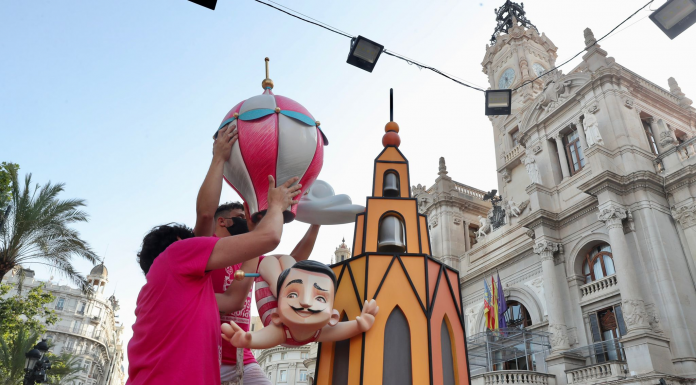 FALLAS 2023| ¿Cuánto sabes sobre la Plantà? Así se ha vivido la primera noche de la Plantà de las Fallas 2021