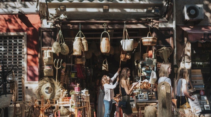 Los Bonos Comercio vuelven a Valencia: cómo conseguir descuentos de 50€ El Ayuntamiento regalará bonos de 50 euros para comprar en comercios valencianos