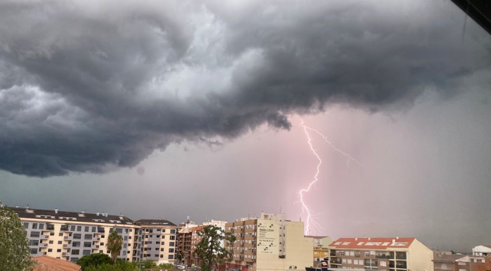 VÍDEOS | Así se ha vivido la fuerte tormenta que ha sacudido la Comunitat Valenciana La DANA pone en alerta a la Comunitat Valenciana por fuertes tormentas