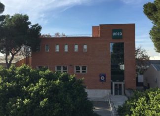 UNED València propone 'Un día lectivo con gafas violeta' para combatir el machismo desde las aulas