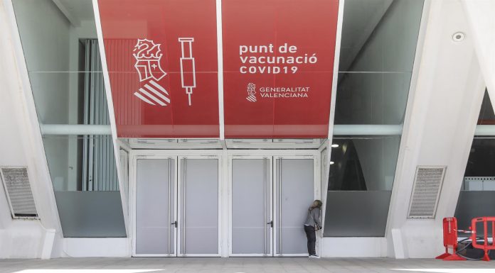 Els vacunòdroms valencians tanquen les seues portes: On es vacunarà ara? Los vacunódromos valencianos cierran sus puertas: ¿Dónde se vacunará ahora?