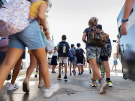 Los estudiantes valencianos tendrán menos clases el próximo curso: así cambiará la jornada escolar