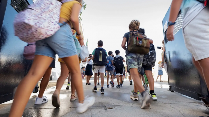 Los colegios valencianos reabren sus puertas para iniciar el 
