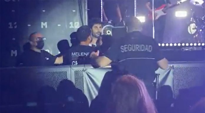 Vídeo: Melendi se encara con un vigilante de seguridad por insultar a una fan Melendi