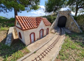 Un billete a la infancia: así son los trenes miniatura en los que puedes viajar por Valencia