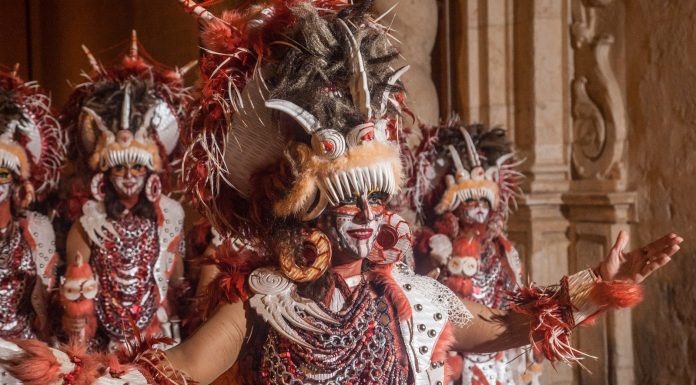 Los Moros y Cristianos de Alzira reconquistan la ciudad