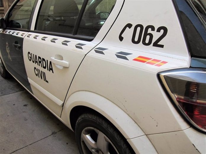 La Guardia Civil ha detenido en Cullera a un hombre mientras descansaba en una de las casas que había robado