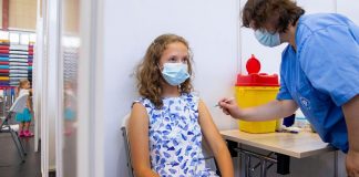 Las vacunas para los niños llegarán con dosis diferentes y no antes de Navidad