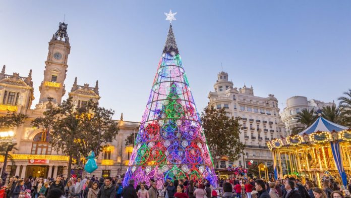 Valencia tendrá más luces de navidad y un árbol 