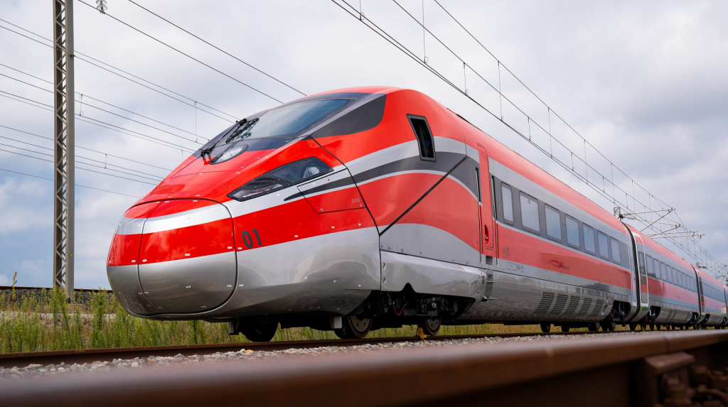Un nuevo tren de alta velocidad anuncia su llegada a Valencia