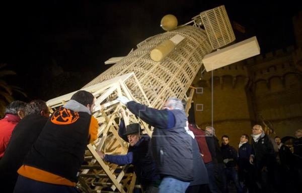 Arte y pólvora para celebrar el quinto aniversario de las fallas como Patrimonio