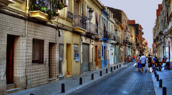 Giner promete «máxima prioridad» al Cabanyal: de centros cívicos a culturales Alarma en el barrio de El Cabanyal ante el aumento de la delincuencia