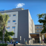 El Hospital de Manises se satura con pacientes en los pasillos y sin camas