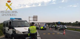 Una colisión entre una moto y un vehículo deja dos fallecidos en Albaida