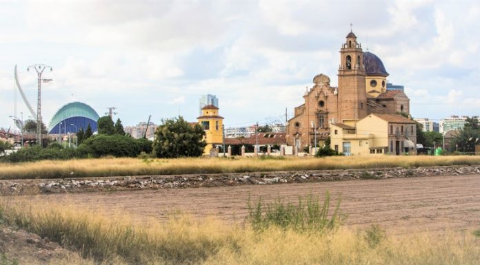 Las cámaras de seguridad buscan reducir los robos a personas mayores en La Punta La Punta, el barrio que oculta el paisaje más desconocido de Valencia