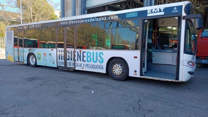 El autobús 'HigieneBus' de Mensajeros de la Paz recorrerá los barrios de Valencia.