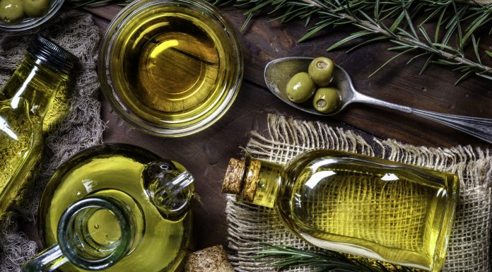 Los mejores aceites de oliva se eligen en Valencia: ¿Cómo identificarlos a la hora de comprar?