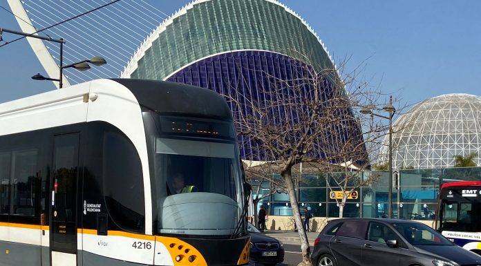 La rebaja del 50 % en el transporte público de la Generalitat comenzará a aplicarse el 1 de febrero La rebaja del 50 % en el transporte público de la Generalitat comenzará a aplicarse el 1 de febrero