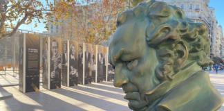 El Ayuntamiento de Valencia instala una docena de bustos de Goya por la ciudad