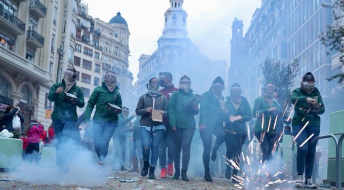 Vídeos: La Macrodespertà con 300.000 trons de bac ha despertado a Valencia