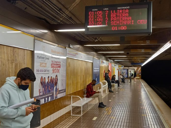 Metrovalencia mantiene el servicio nocturno de fin de semana