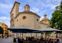 Una bomba de la Guerra Civil obliga a desalojar la iglesia del Carmen Una bomba obliga a desalojar la Iglesia del Carmen de Valencia