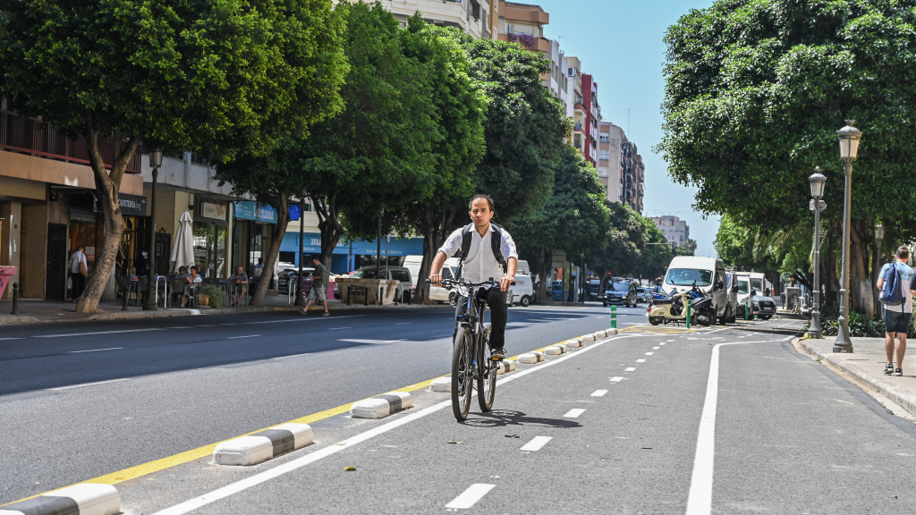 Valencia Estrena Carril Bici En El Centro De La Ciudad