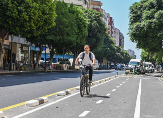 Valencia estrena carril bici en el centro de la ciudad