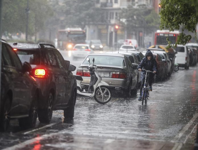 La DANA llega a Valencia con fuertes lluvias, tormentas y granizo