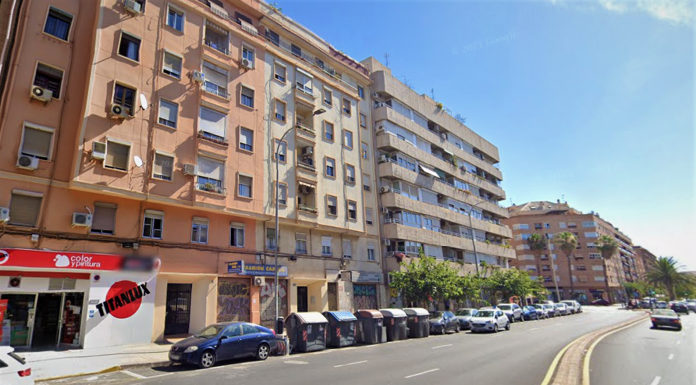 La Policía busca a un hombre que manosea a jóvenes en Tres Forques y Vara de Quart Dos detenidos por lanzar a una mujer por la ventana en Valencia