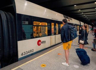 Un arrollamiento en la estación de metro de Bailén deja a una mujer herida de gravedad