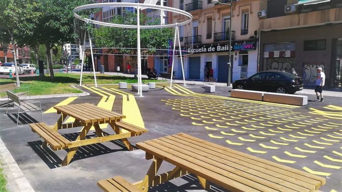 Valencia crea una nueva plaza en la avenida Pérez Galdós