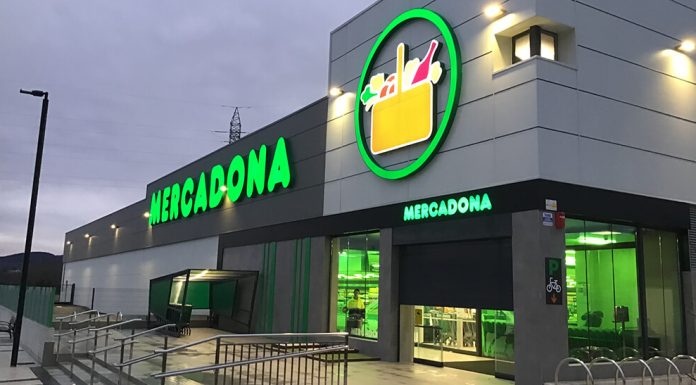 Mercadona y Consum cambian sus horarios por Nochebuena