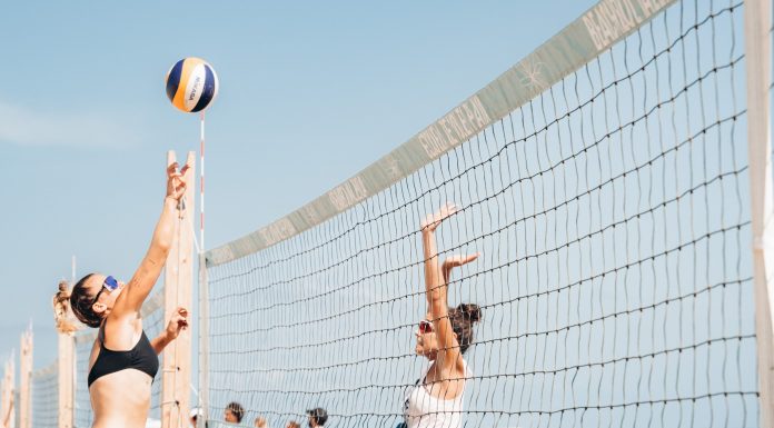 Las 18 pistas de Vóley playa de la Malvarrosa están de moda 10 actividades gratuitas para practicar en la playa de Valencia